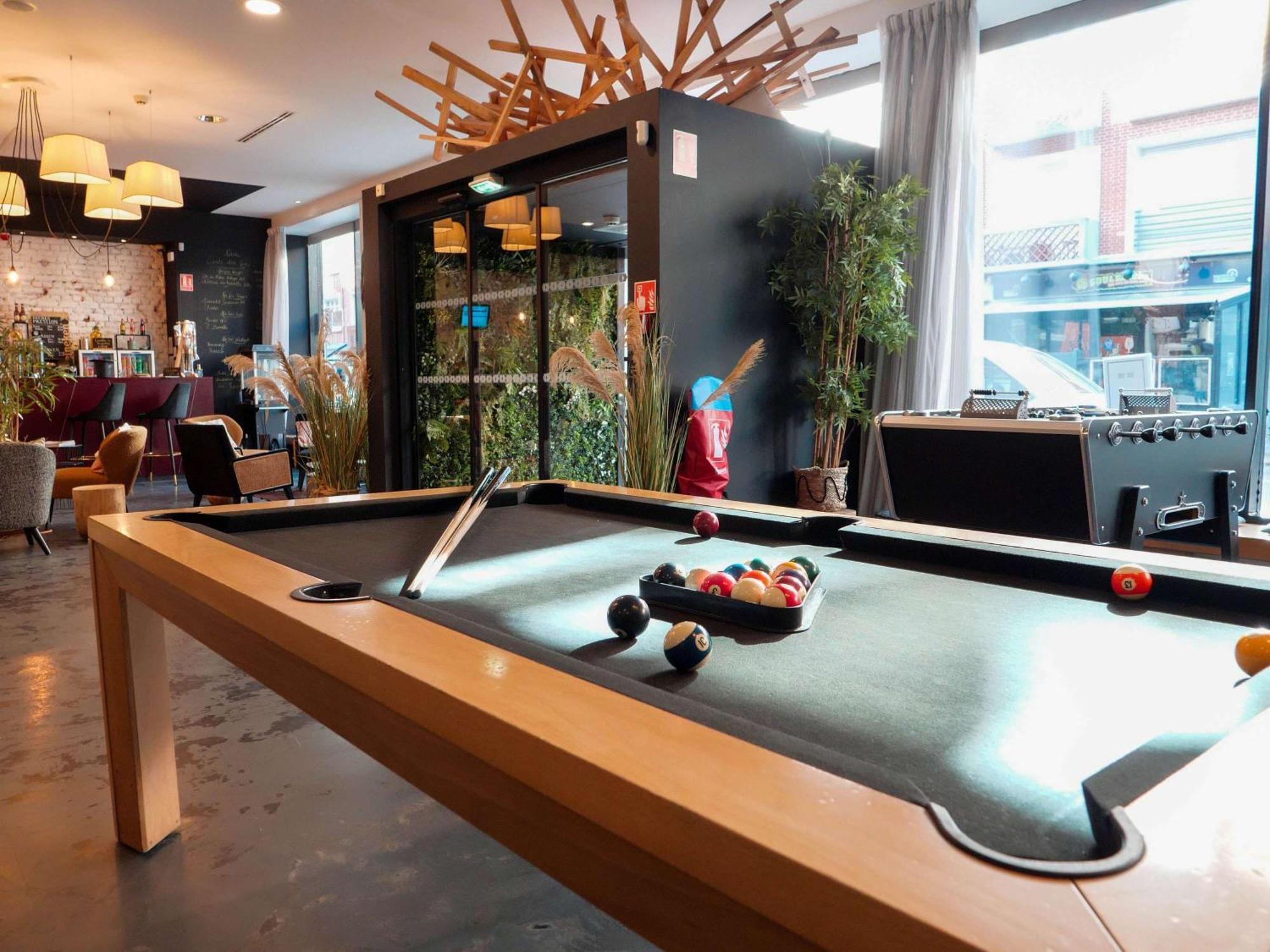 Готель Ibis Styles Calais Centre Екстер'єр фото