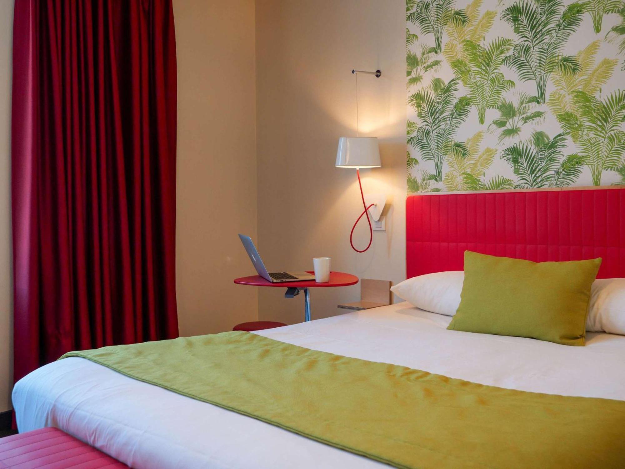 Готель Ibis Styles Calais Centre Екстер'єр фото
